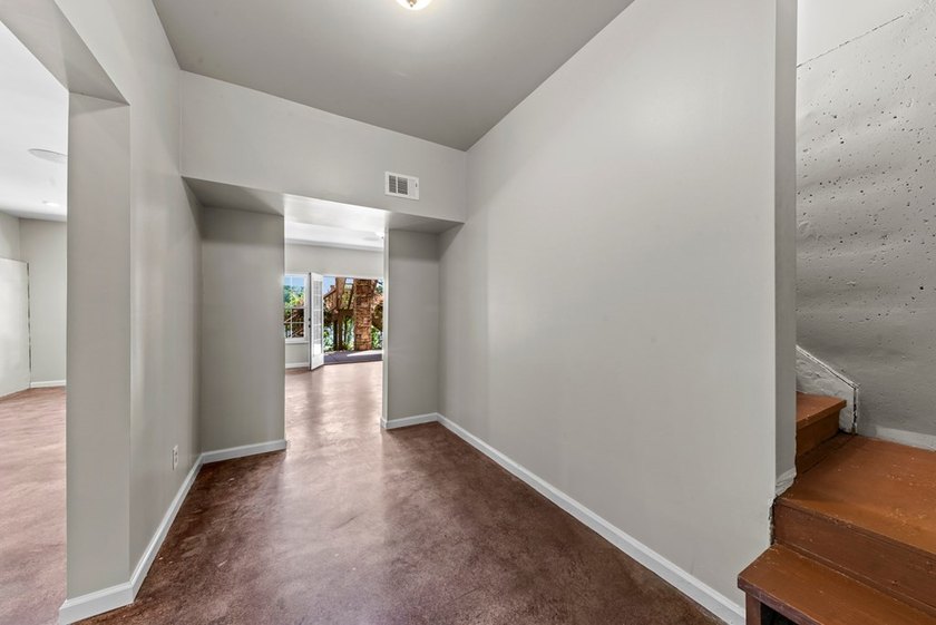 Experience the perfect blend of space, serenity, and convenience - photo 39