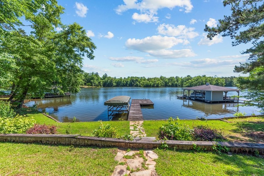 Experience the perfect blend of space, serenity, and convenience - photo 46