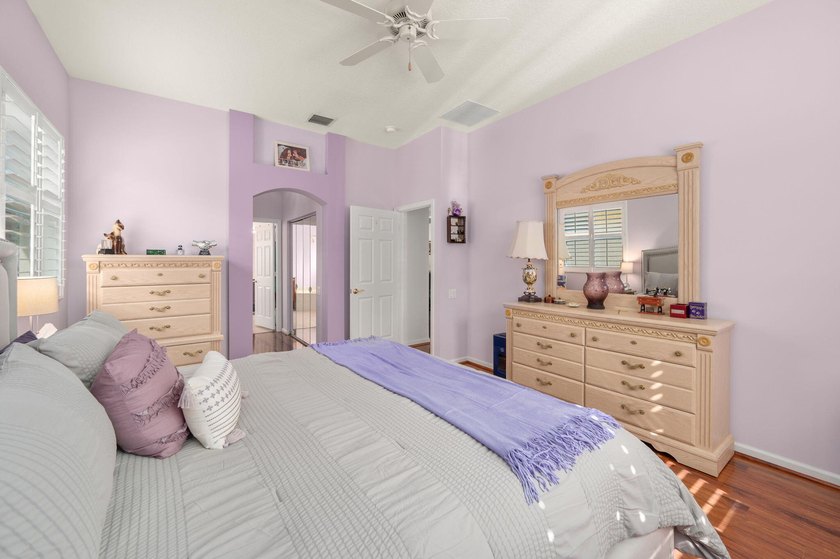 Welcome to this beautifully maintained single-family home - photo 15