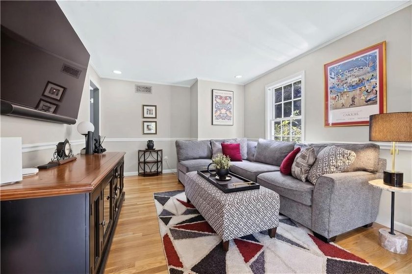 Welcome to this beautifully updated 4-bedroom, 3 full-bath - photo 22