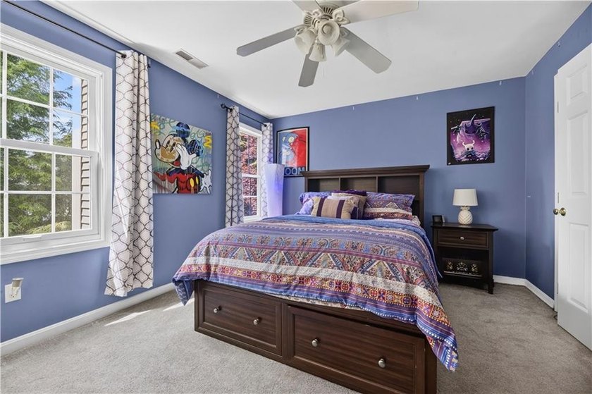 Welcome to this beautifully updated 4-bedroom, 3 full-bath - photo 34