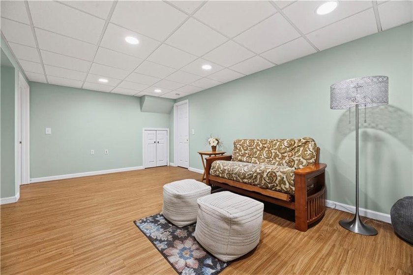 Welcome to this beautifully updated 4-bedroom, 3 full-bath - photo 40