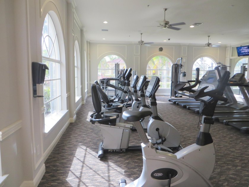 Welcome to this beautifully maintained single-family home - photo 43