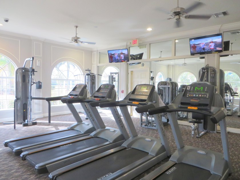 Welcome to this beautifully maintained single-family home - photo 44