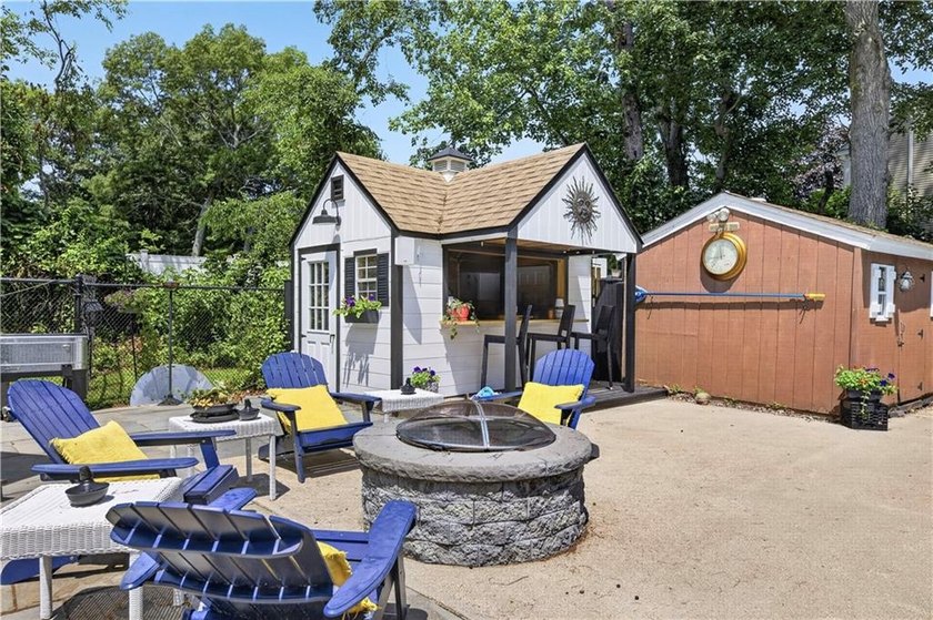 Welcome to this beautifully updated 4-bedroom, 3 full-bath - photo 45