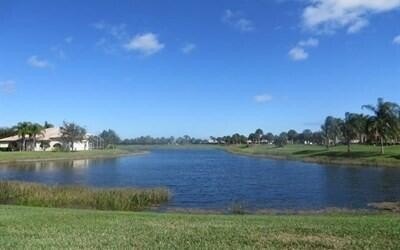Welcome to this beautifully maintained single-family home - photo 48