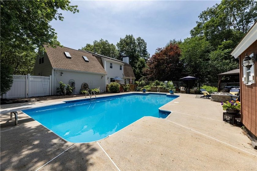 Welcome to this beautifully updated 4-bedroom, 3 full-bath - photo 48