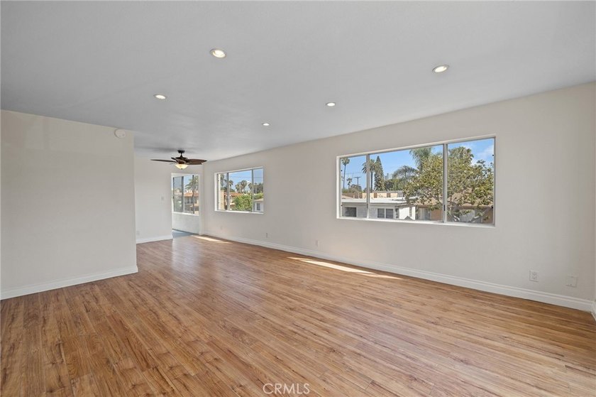 Charming 2-Bedroom Corner Condo in Prime Long Beach - Just - photo 11