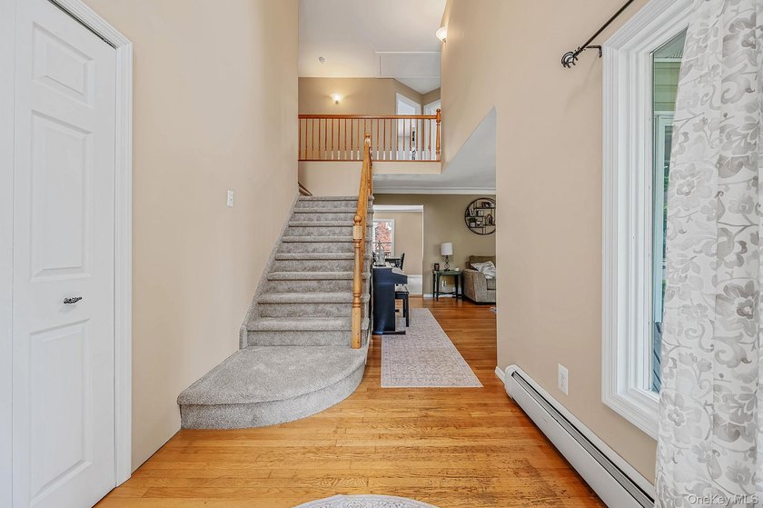 Over 3000 Sq ft post modern colonial on oversized lot with 6+ - photo 20