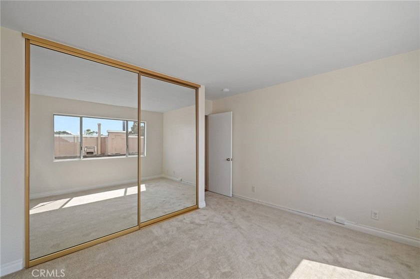 Charming 2-Bedroom Corner Condo in Prime Long Beach - Just - photo 20