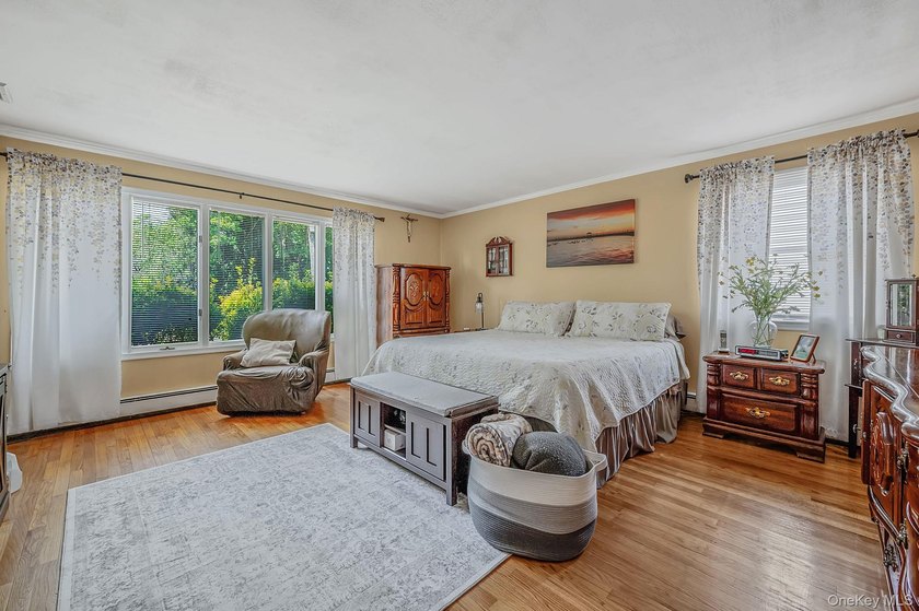 Over 3000 Sq ft post modern colonial on oversized lot with 6+ - photo 24