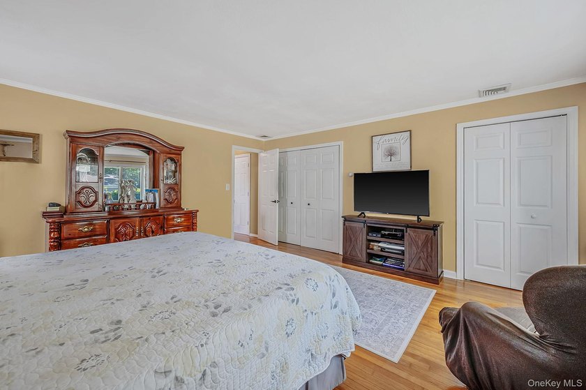 Over 3000 Sq ft post modern colonial on oversized lot with 6+ - photo 25