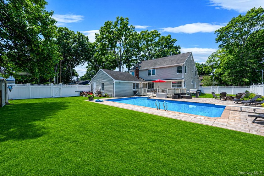 Over 3000 Sq ft post modern colonial on oversized lot with 6+ - photo 44