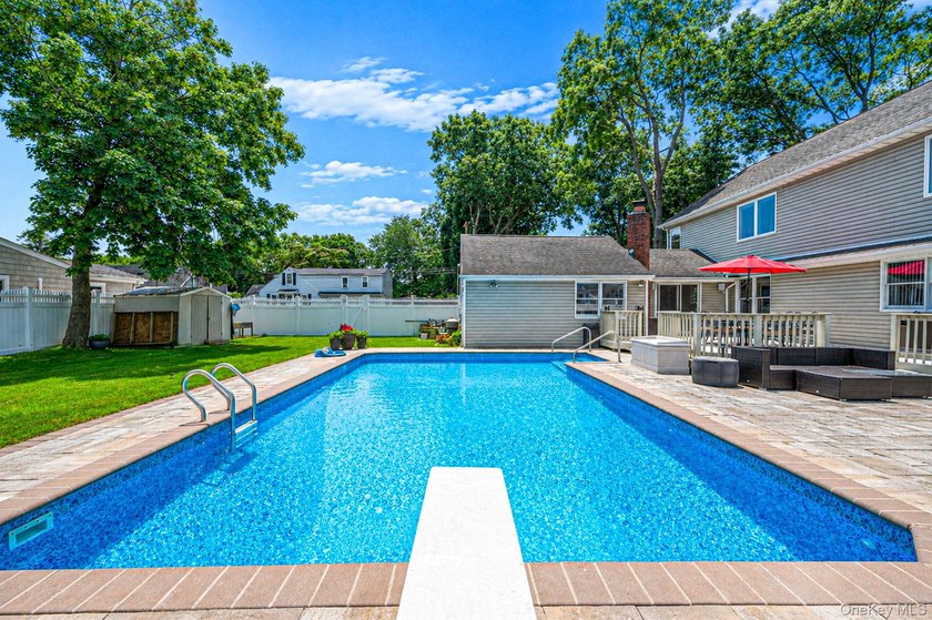 Over 3000 Sq ft post modern colonial on oversized lot with 6+ - photo 46