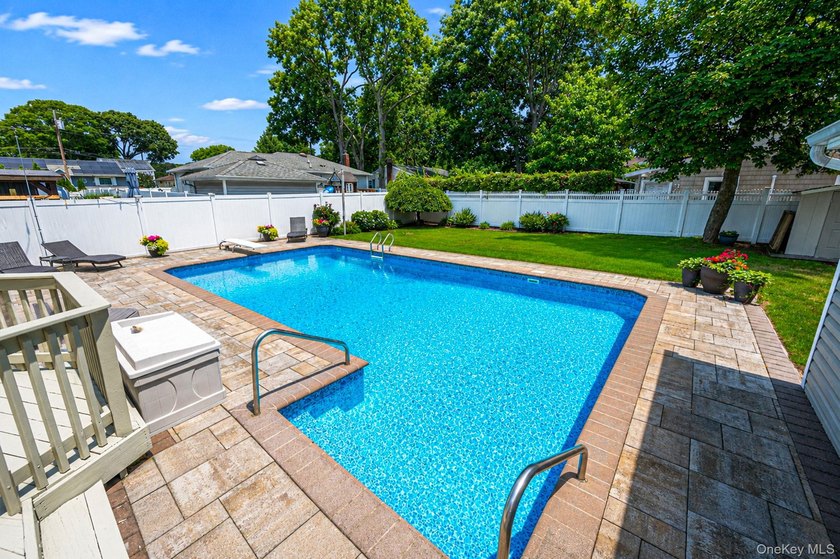 Over 3000 Sq ft post modern colonial on oversized lot with 6+ - photo 47