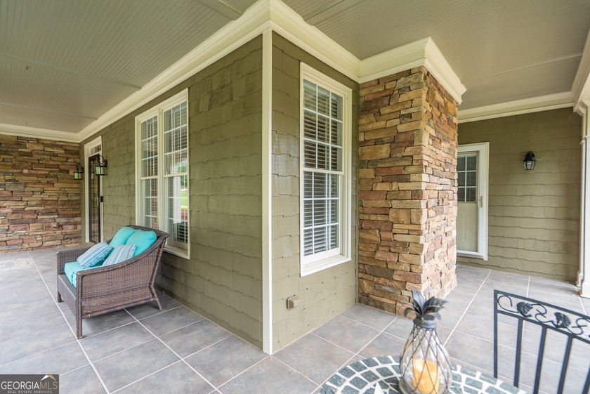 Beautiful 5-bedroom, 4.5-bath home located in the highly - photo 7
