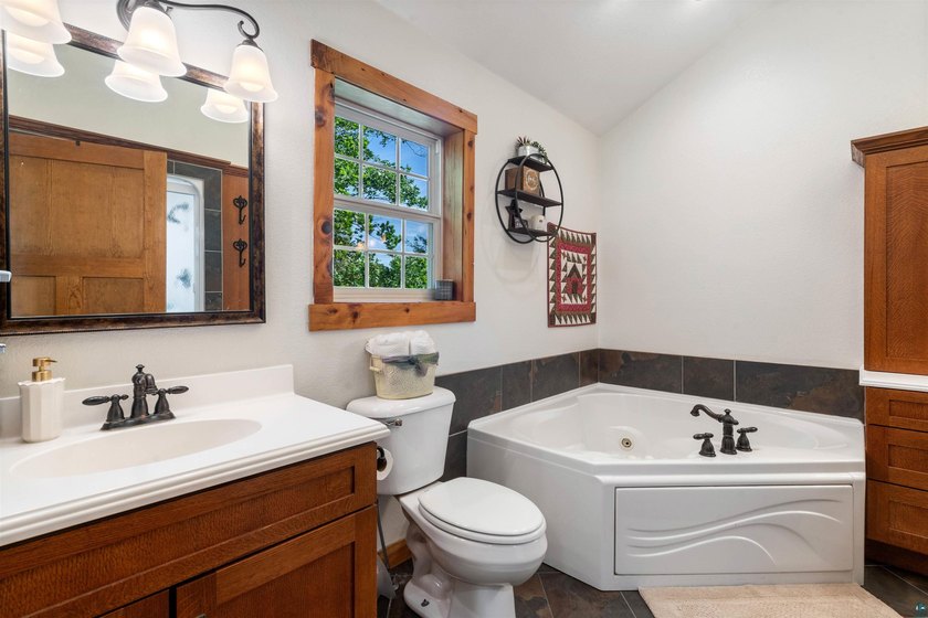 Horse lovers, your dream property has arrived! Nestled on 76.06 - photo 35