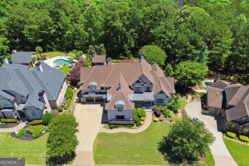 Welcome to one of the most exceptional luxury homes in - photo 5
