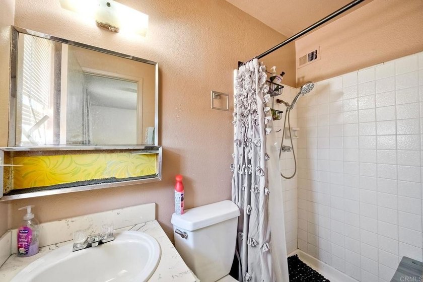 This is a great opportunity to own a spacious single story home - photo 13
