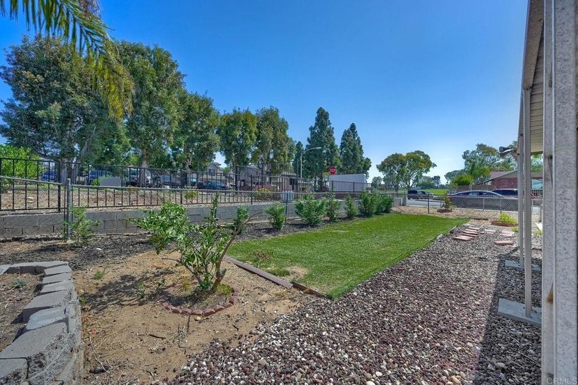 This is a great opportunity to own a spacious single story home - photo 17