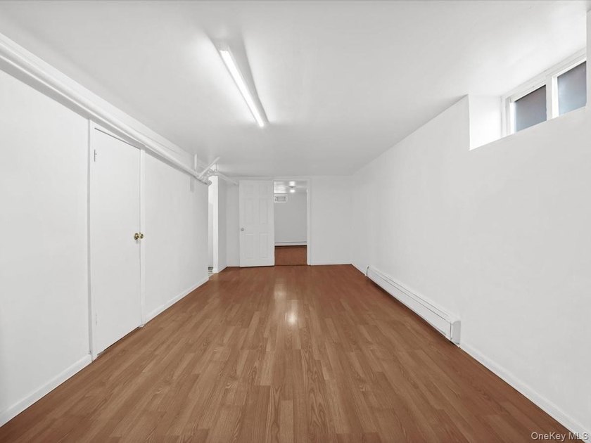 Beautifully maintained 1950 solid-brick single-family home - photo 22