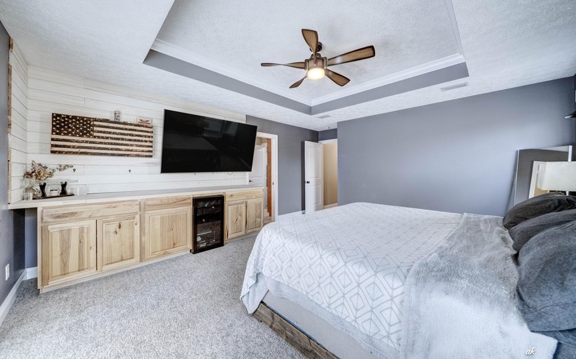 221 White Oaks Boulevard, where you can enjoy the space and - photo 24