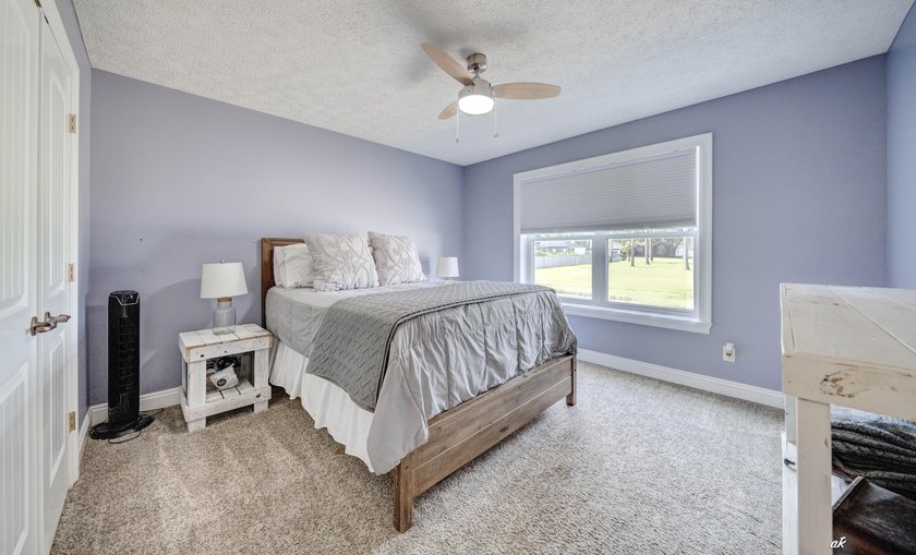 221 White Oaks Boulevard, where you can enjoy the space and - photo 29