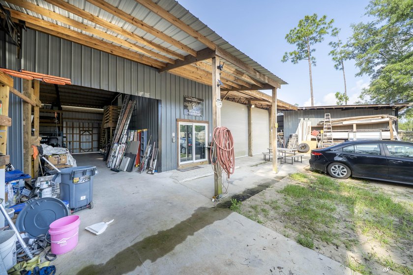 221 White Oaks Boulevard, where you can enjoy the space and - photo 42