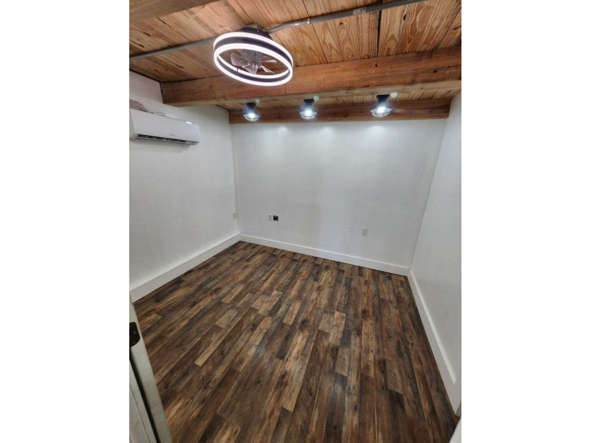 221 White Oaks Boulevard, where you can enjoy the space and - photo 50