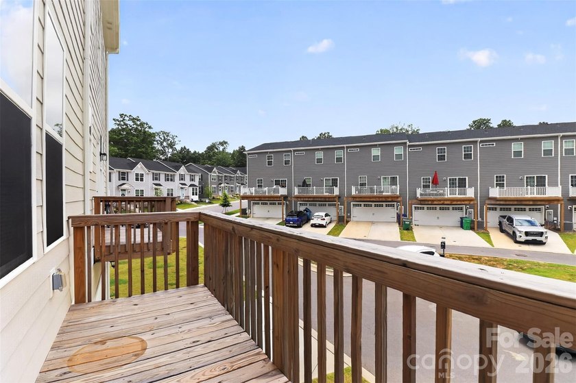 Built by award-winning Brookline Homes, this beautifully - photo 19