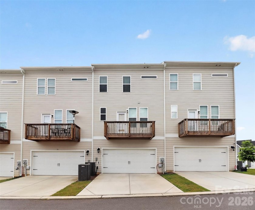 Built by award-winning Brookline Homes, this beautifully - photo 38