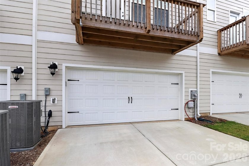 Built by award-winning Brookline Homes, this beautifully - photo 40