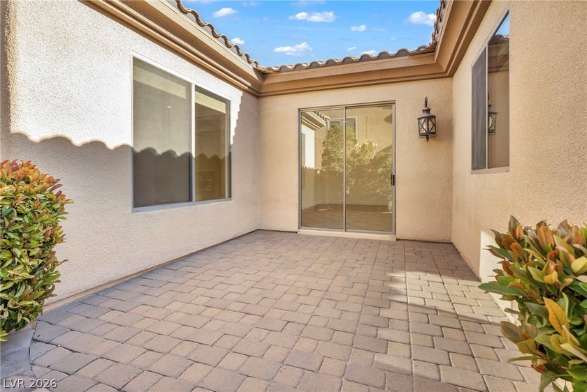 Discover your dream home in the prestigious, guard-gated Anthem - photo 20