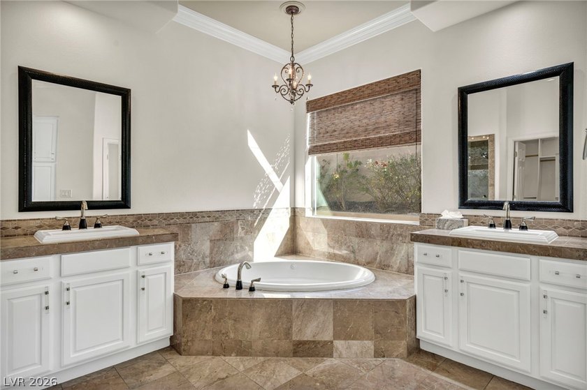 Discover your dream home in the prestigious, guard-gated Anthem - photo 31