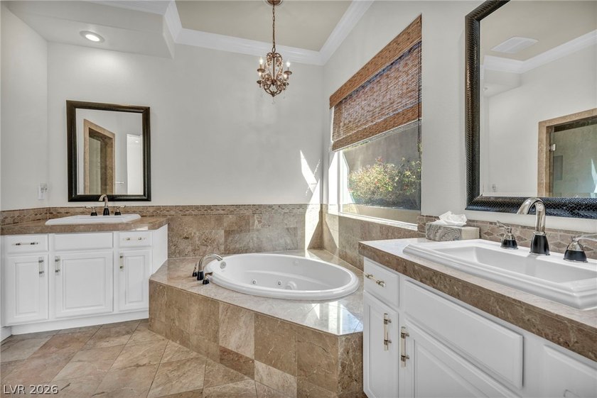 Discover your dream home in the prestigious, guard-gated Anthem - photo 32