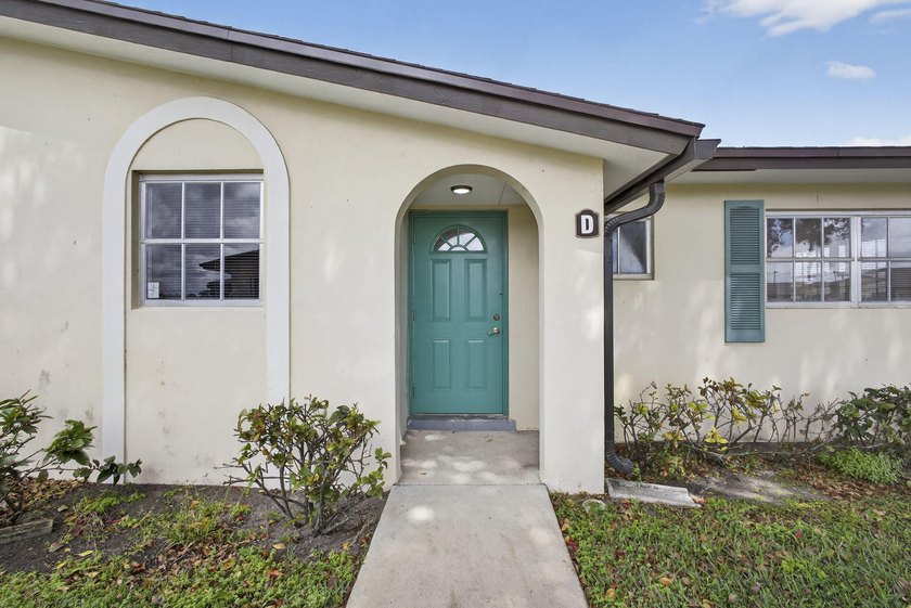 Beautifully renovated corner villa in desirable 55+ Ashley Drive - photo 5