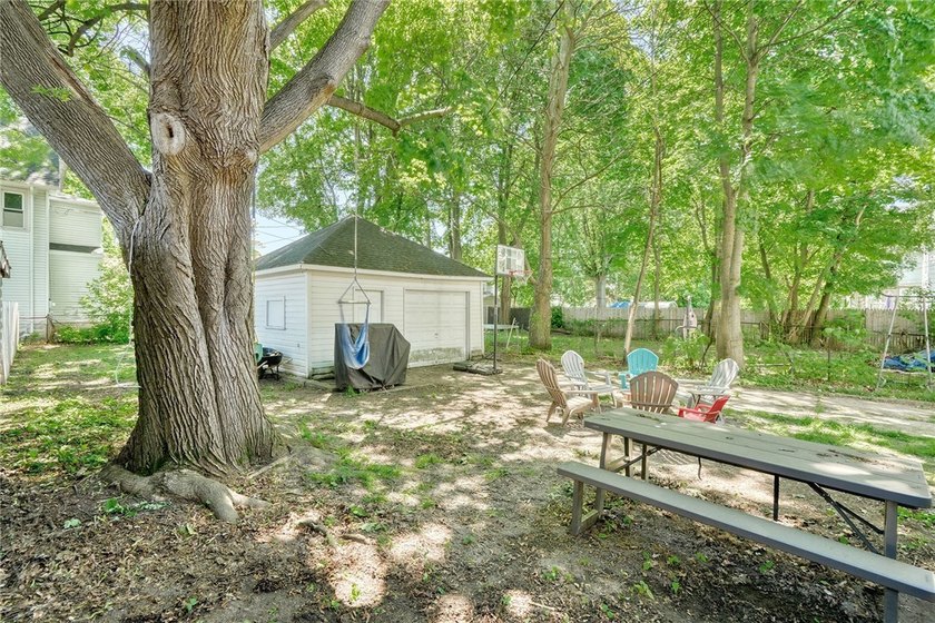 Welcome to 111 Rosewood Terrace! Situated on a quiet - photo 14