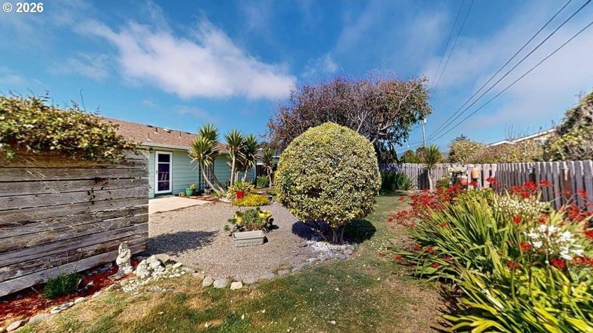 Hear and see the ocean from this delightful seaside home! Mature - photo 27