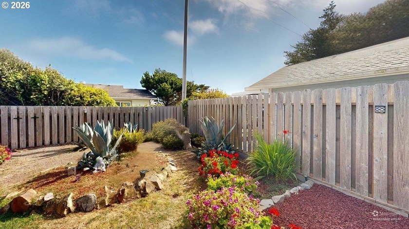 Hear and see the ocean from this delightful seaside home! Mature - photo 28