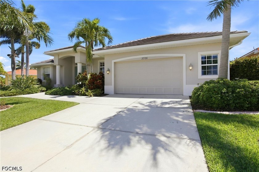 BEST VALUE IN PUNTA GORDA ISLES! Fully furnished and move-in - photo 40