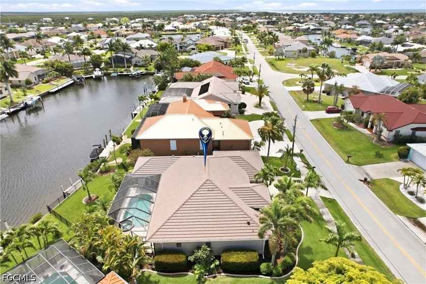 BEST VALUE IN PUNTA GORDA ISLES! Fully furnished and move-in - photo 41