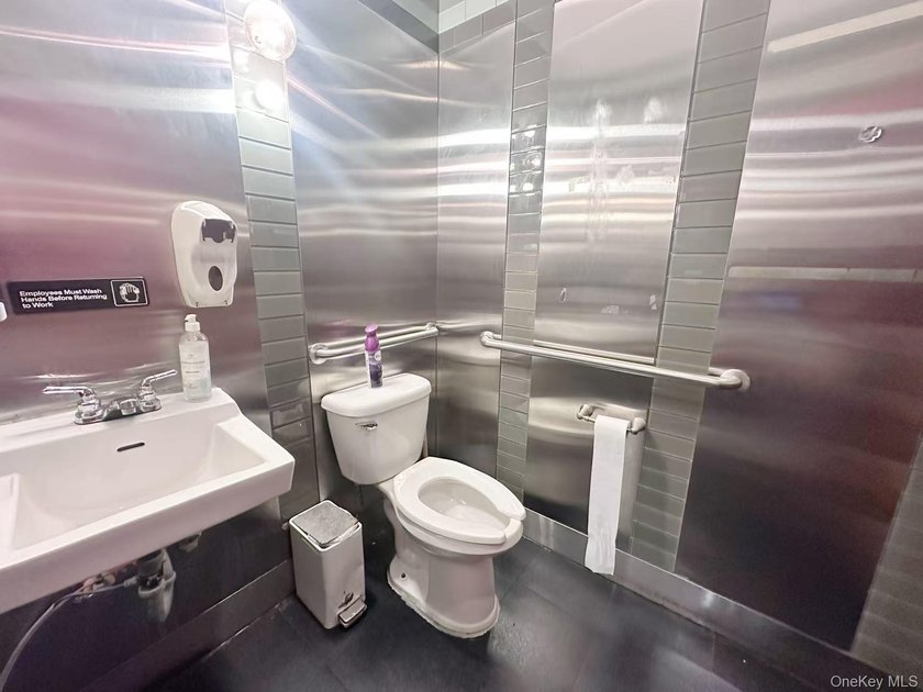 Restaurant Business for Sale - Prime Flushing Location. Located - photo 6