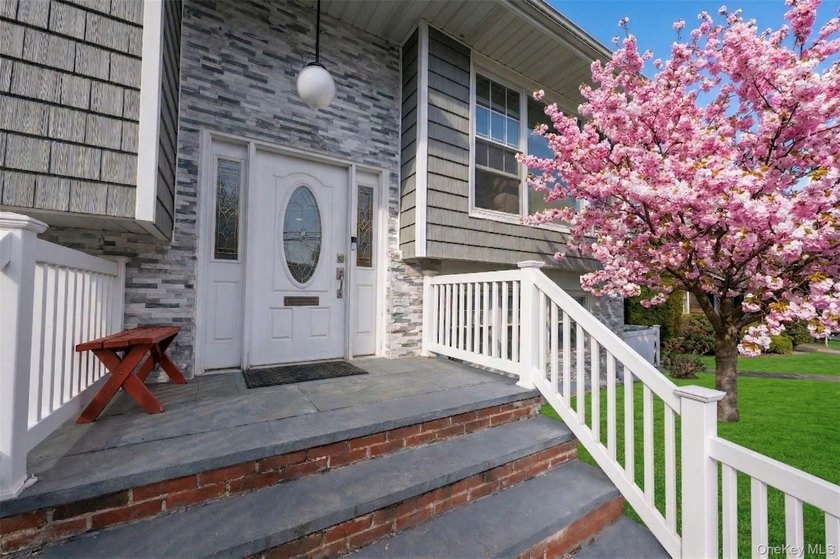 Looking for a Turn-Key Ready, stunning, and spacious home for an - photo 2