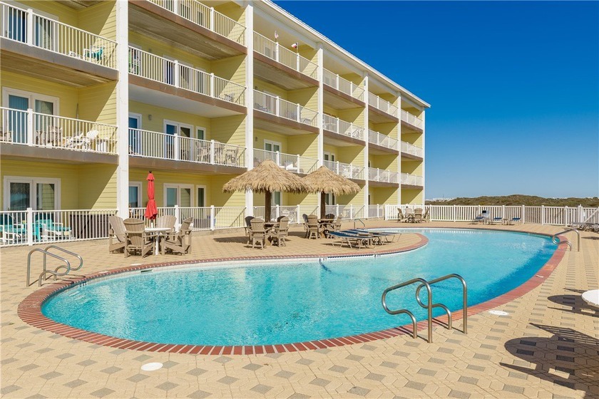Updated 2BR/2BA Beachfront Condo in Port Aransas! Experience - photo 6