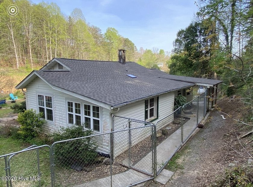 Rare Opportunity! Nestled in the beautiful mountains of Western - photo 21