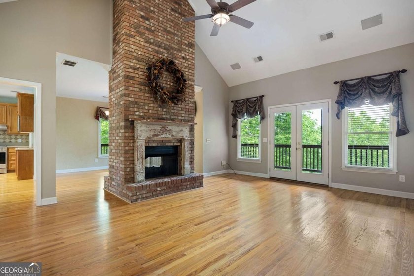 Hidden Gem! This Custom Built, 1 Owner Cartersville Ranch is - photo 17