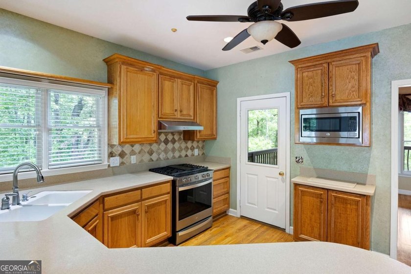 Hidden Gem! This Custom Built, 1 Owner Cartersville Ranch is - photo 24
