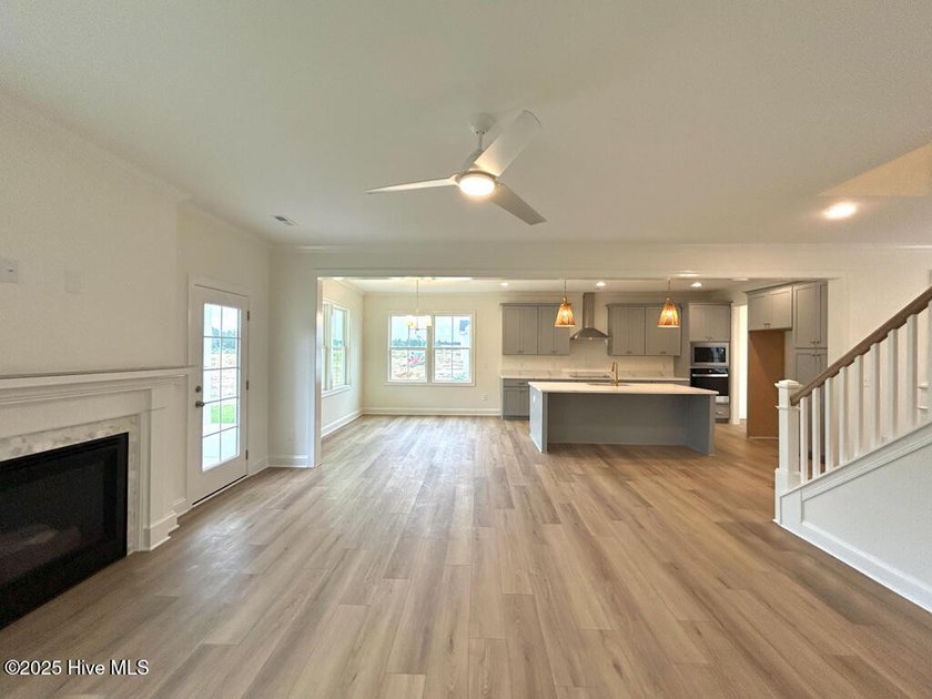 Welcome home to the Richmond in the highly sought-after Peyton's - photo 31