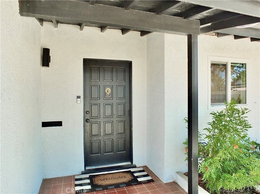 Welcome to 1213 Studebaker Road - your very own urban ranch - photo 2