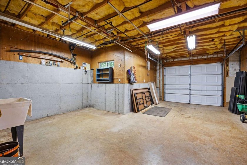 Hidden Gem! This Custom Built, 1 Owner Cartersville Ranch is - photo 48